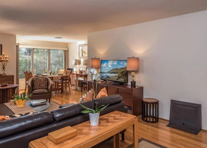 3759 Pacific Grove Retreat